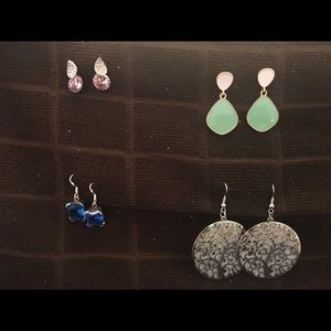 5 pairs of ear rings